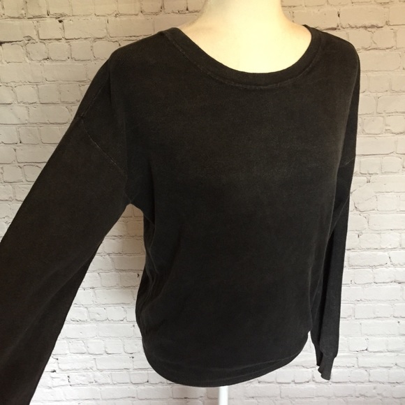 Callahan Anthropologie Soft V-Back Sweatshirt - Picture 13 of 16